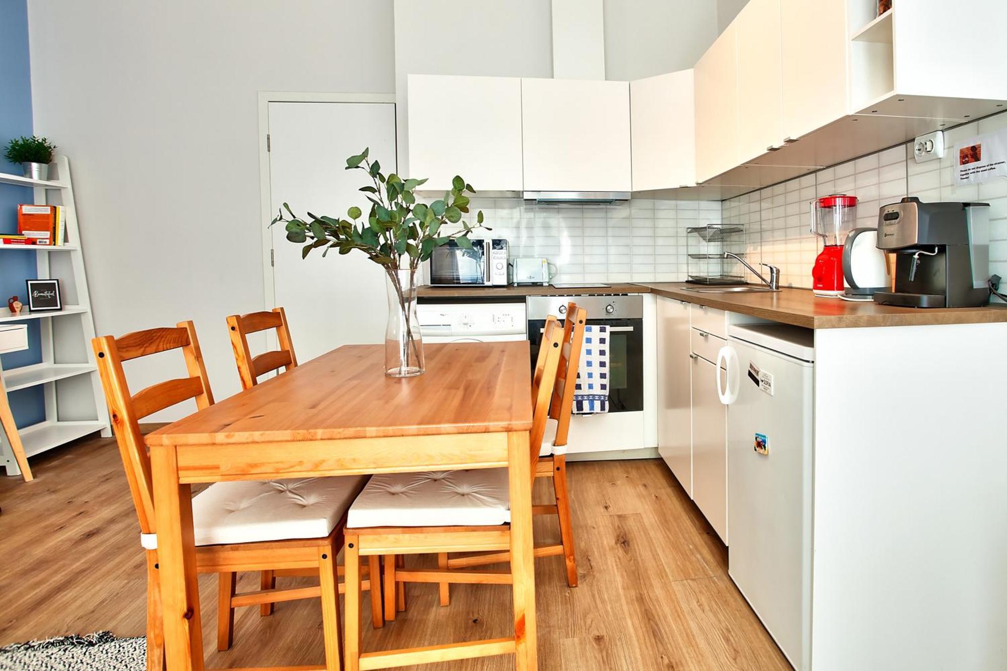 Unbeatable Location Comfy By Flat Mаnager Апартаменти